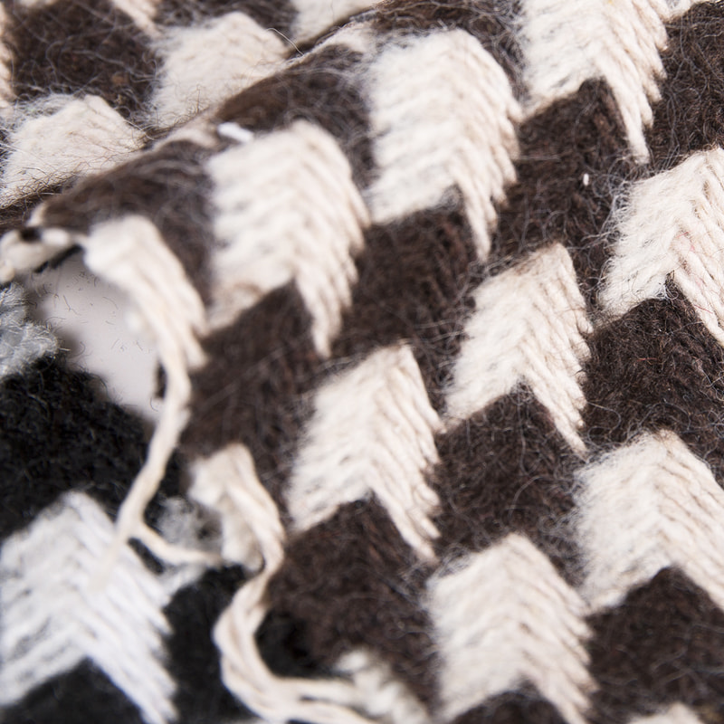 ผ้าทวีดนูน ลายหัวลูกศร สีน้ำตาลดำ 2406