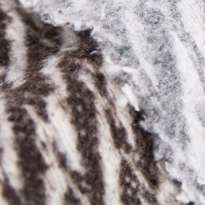 ผ้าแปรง Jacquard สีเทาดำสไตล์วิลโลว์ 2519