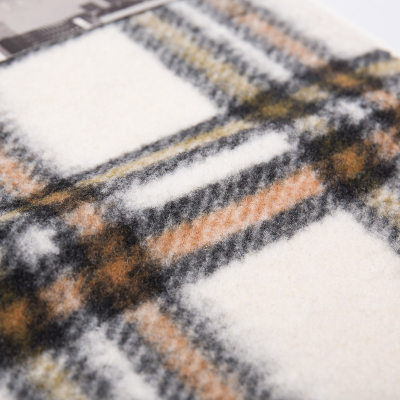 แปรงผ้าทอลายขวาง 3 สีสำหรับเสื้อคลุม SH2403