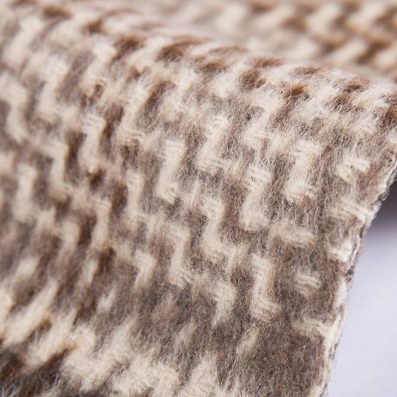 ผมยาว ลายเส้นบันได ผ้าฟลีซทอลายสก๊อต SH2405